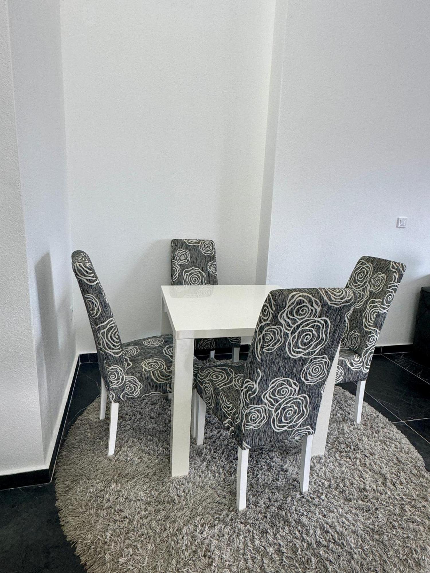 Becir Apartment *